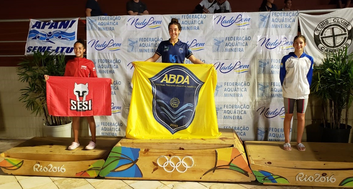 Sophia Coleta completou os 50m do infantil